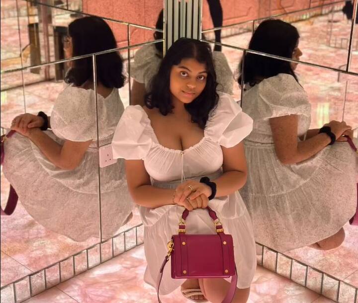 There are glimpses of her childhood photos, school pictures with her elder sister Renee, travel clicks with mumma Sushmita, some glimpse of her maternal grandparents, photos of her previous birthday celebrations, and other candid photographs.