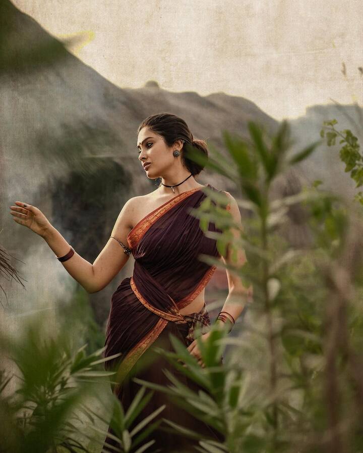 దివి అందమైన ఫోటోలు -Image credit: Divi Vadthya/Instagram