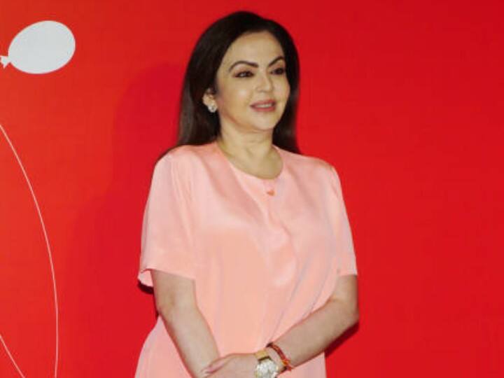 Nita Ambani to Step Down from Reliance Board Isha Akash Anant Ambani Appointed Non-executive Directors Reliance AGM 2023: अंबानी परिवार की नई पीढ़ी को रिलायंस की कमान ; बोर्ड में शामिल हुए आकाश, अनंत और ईशा अंबानी 