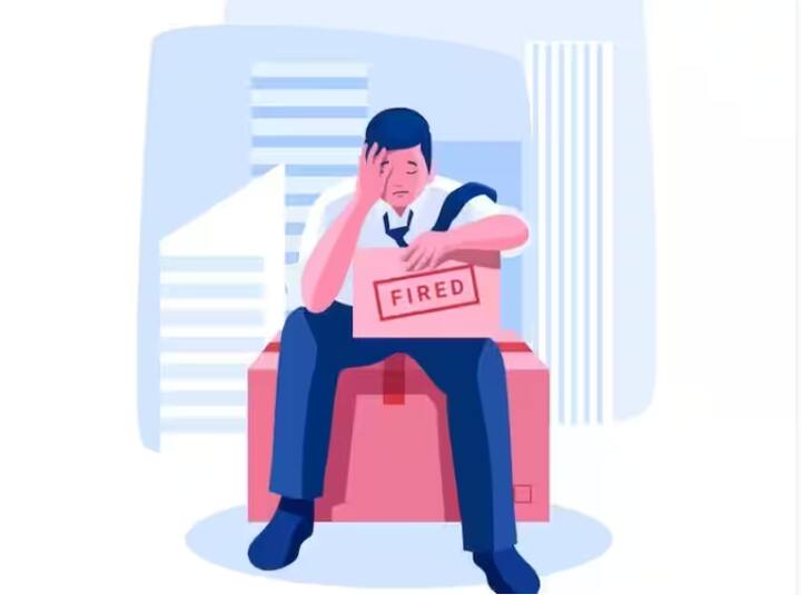 ਦੂਜੇ ਪਾਸੇ ਕੰਪਨੀਆਂ ਦੀ ਭਰਤੀ ਵਿੱਚ ਵੀ ਕਮੀ ਆਈ ਹੈ। ਫਰੈਸ਼ਰ ਨੂੰ ਹਟਾਉਣ ਦੇ ਨਾਲ-ਨਾਲ ਕੰਪਨੀਆਂ ਨੇ ਨਵੀਆਂ ਨੌਕਰੀਆਂ ਦੇਣ 'ਤੇ ਵੀ ਕਟੌਤੀ ਕਰ ਦਿੱਤੀ ਹੈ ਅਤੇ ਅਜਿਹਾ ਸਿਰਫ ਭਾਰਤ 'ਚ ਹੀ ਨਹੀਂ ਸਗੋਂ ਹੋਰ ਦੇਸ਼ਾਂ 'ਚ ਵੀ ਹੋਇਆ ਹੈ। ਅਜਿਹੇ 'ਚ ਨੌਜਵਾਨਾਂ ਦੀ ਬੇਰੁਜ਼ਗਾਰੀ ਦਰ ਤੇਜ਼ੀ ਨਾਲ ਵਧੀ ਹੈ।