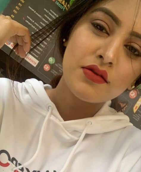 ਇਸ ਦੇ ਨਾਲ ਨਾਲ ਇਹ ਵੀ ਦੱਸ ਦਈਏ ਕਿ ਗਾਇਕਾ ਨੇ ਆਪਣੀ ਤਸਵੀਰ ਸ਼ੇਅਰ ਕਰਦਿਆਂ ਕੈਪਸ਼ਨ 'ਚ ਲਿਿਖਿਆ, 'ਨਵੀਂ ਈਪੀ ਜਲਦੀ ।'