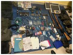 एकावरी जंगल में पुलिस-नक्सलियों के बीच हुई मुठभेड़, एक वर्दी धारी नक्सली ढ़ेर, भारी मात्रा में हथियार बरामद