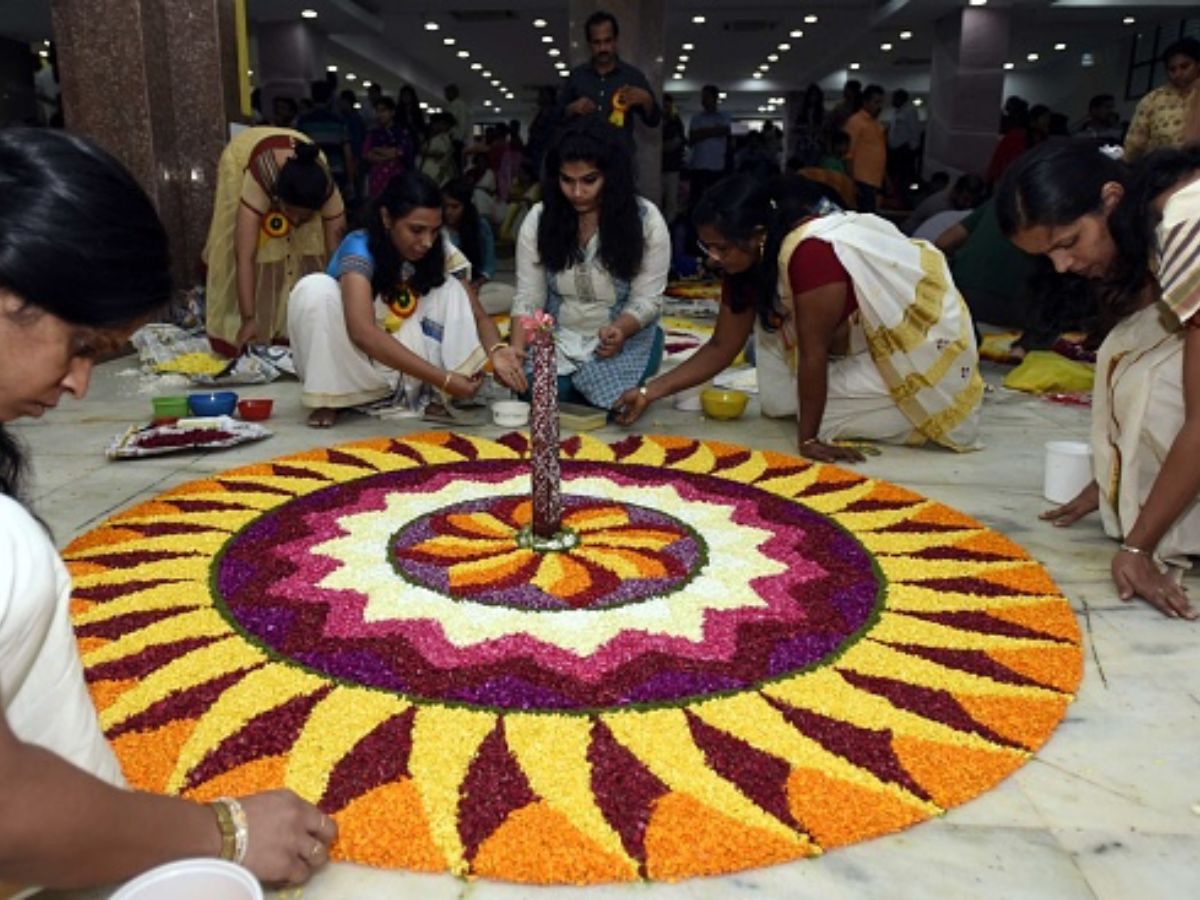 Pookkalam hi-res stock photography and images - Alamy