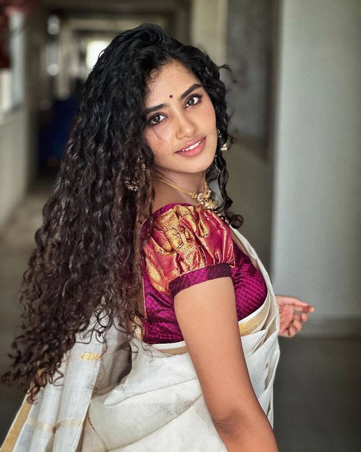 அவ்வப்போது போட்டோஷூட்களை நடத்தி அந்த புகைப்படங்களை தனது இன்ஸ்டா பக்கத்தில் பதிவிடுவார்.