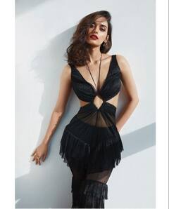 Manushi Chillar Winning Hearts With Her Sultry Elegance