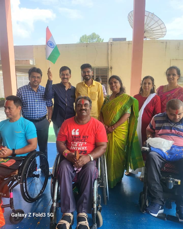 त्यांनी आयोजक आनंद सराफ आणि बाकी सगळ्या भगिनींचे आभार मानले.