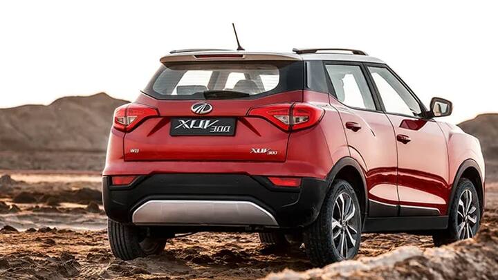 महिंद्रा की एक्सयूवी 300 एसयूवी में सनरूफ मिलता है. अन्य फीचर्स की बात करें तो Android Auto और Apple CarPlay के साथ 7 इंच का टचस्क्रीन इंफोटेनमेंट सिस्टम, ऑटो एसी और कनेक्टेड कार टेक, क्रूज़ कंट्रोल, 7 एयरबैग भी शामिल हैं. एक्सयूवी 300 की एक्स-शोरूम स्टार्टिंग प्राइस 7.99 लाख रुपये है.