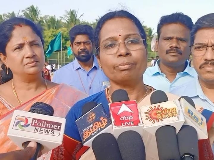 கரூரில் தேசிய இளைஞர் திருவிழா தினத்தை முன்னிட்டு மராத்தான் போட்டி - உற்சாகமாக கலந்து கொண்ட மாணவர்கள்