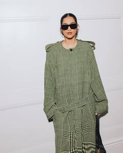 Sonam Kapoor Struggle: 15 साल की उम्र में सोनम कपूर ने किया था रेस्टोरेंट में वेट्रेस का काम, जानिए क्यों एक्ट्रेस ने शुरू की थी ये नौकरी ?