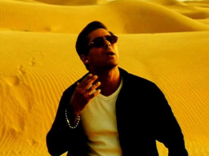 सलमान को ये बात नागवार गुजरी थी. तब सलमान और विवेक के बीच कोल्ड वॉर भी छिड़ी थी. जिसके बाद विवेक ने बाद में सलमान से माफियां भी मांगी थी. कहा जाता है कि सलमान से बैर लेना विवेक को भारी पड़ा था.