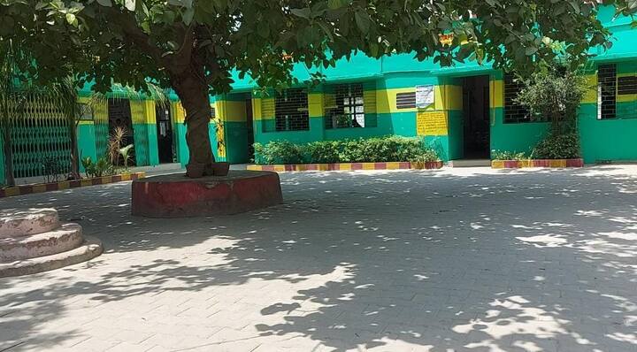 वाराणसी में सरकारी स्कूलों की तस्वीर बदलने के लिए शिक्षा विभाग ने कवायद तेज कर दी है. प्राथमिक स्कूलों में गुणवत्तापूर्ण शिक्षा प्रदान करने के साथ-साथ अब बच्चे संचारी रोगों से रूबरू होंगे.