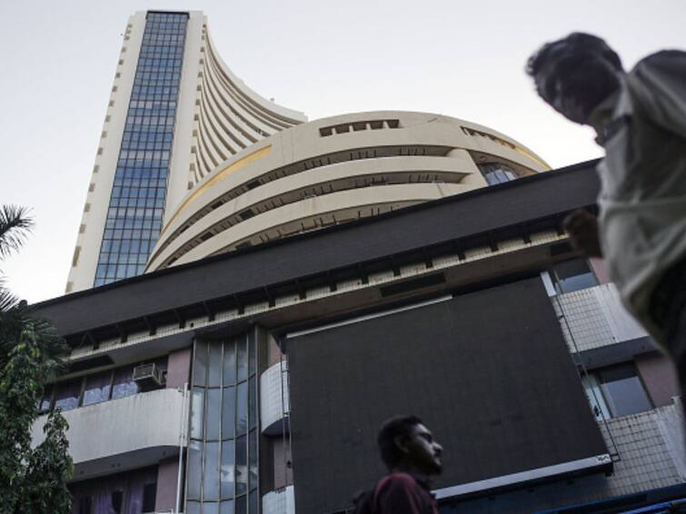 Stock Market Closes With Little Gains, Sensex Up 79 Points Nifty Holds 19,300 Level Jio Financial Surges 5 Stock Market Closes With Little Gains, Sensex Up 79 Points, Nifty Holds 19,300 Level. Jio Financial Surges 5%
