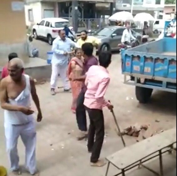 Jamnagar: જગ્યા પચાવી પાડવા મામલે બે પરિવારો વચ્ચે લાકડીઓ ઉડી, પોલીસની ચૂપકીદી