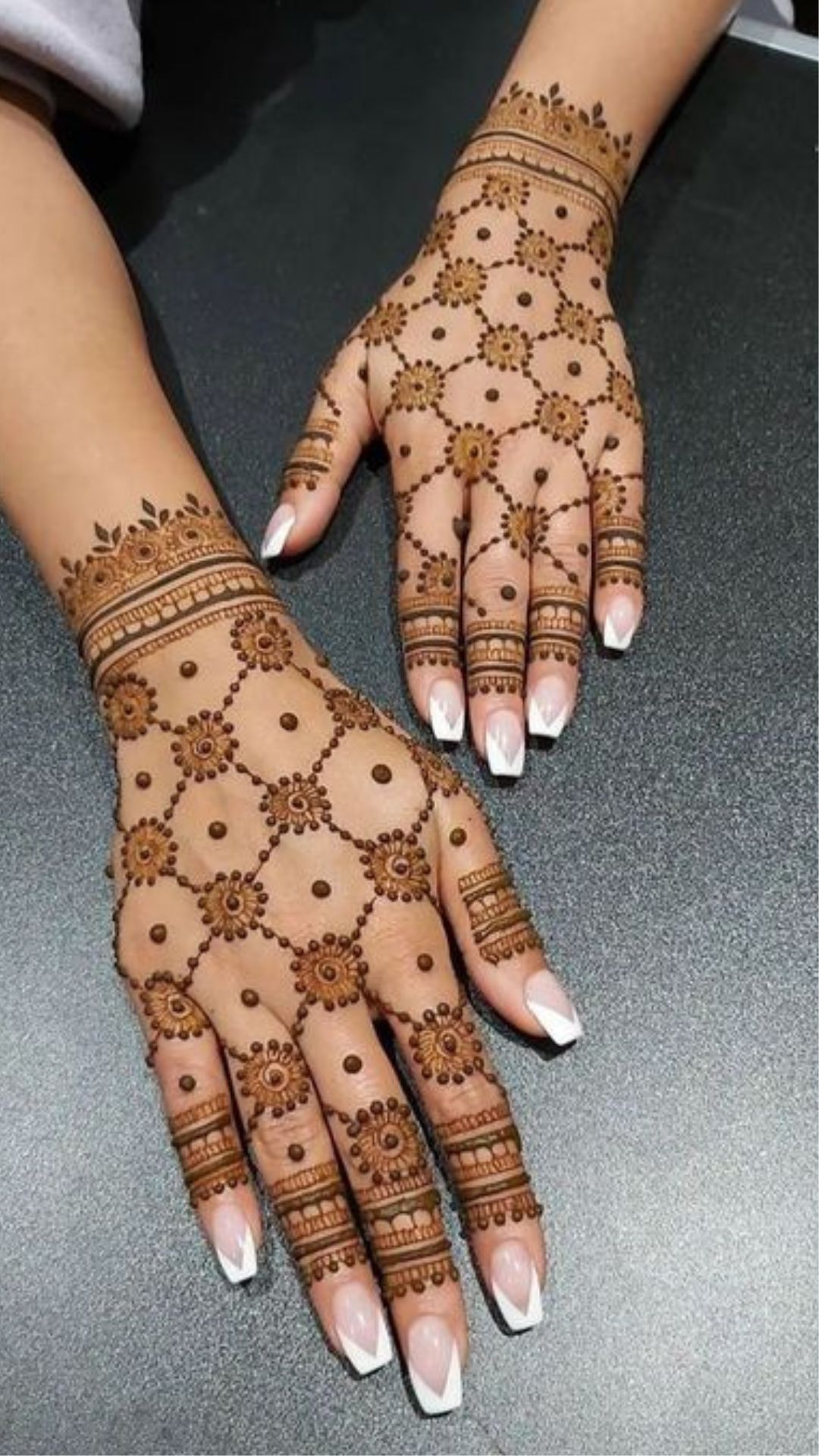 Simple Mehendi Designs For Raksha Bandhan