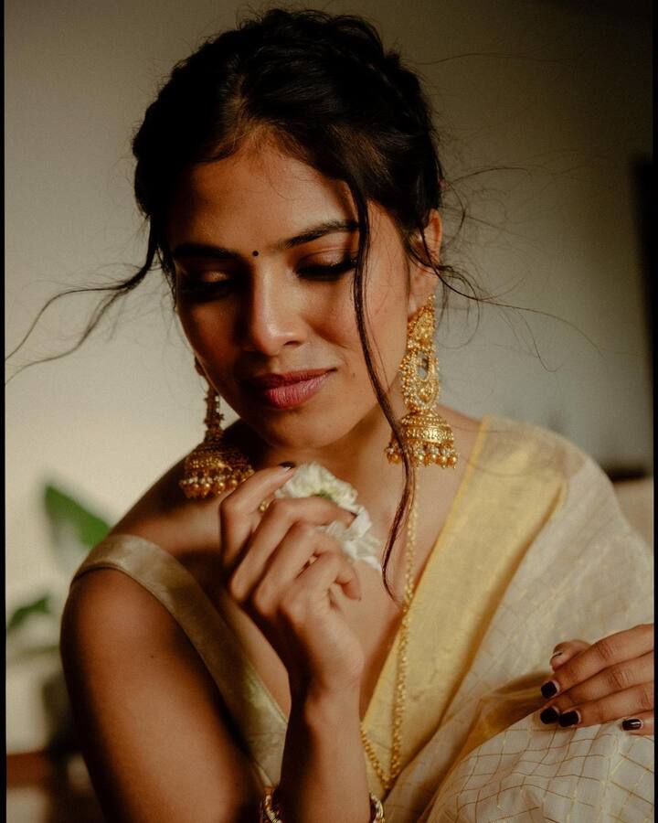 మాళవిక మోహనన్ అందమైన ఫోటోలు -Image Credit: Malavika Mohanan/Instagram