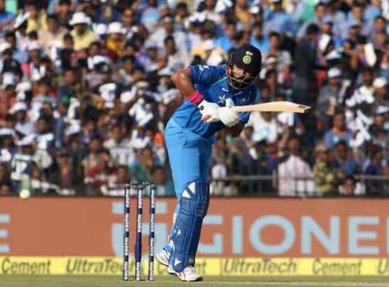 ਯੁਵਰਾਜ ਸਿੰਘ ਨੂੰ ਵਿਸ਼ਵ ਕ੍ਰਿਕਟ ਦੇ ਸਭ ਤੋਂ ਵੱਡੇ ਮੈਚ ਜੇਤੂ ਖਿਡਾਰੀਆਂ ਵਿੱਚ ਗਿਣਿਆ ਜਾਂਦਾ ਹੈ। ਆਪਣੇ ਇੱਕ ਵਨਡੇ ਕਰੀਅਰ ਵਿੱਚ ਯੁਵਰਾਜ 113 ਮੈਚਾਂ ਵਿੱਚ ਨੰਬਰ-4 'ਤੇ ਖੇਡੇ ਅਤੇ 35.25 ਦੀ ਔਸਤ ਨਾਲ 3384 ਦੌੜਾਂ ਬਣਾ ਚੁੱਕੇ ਹਨ, ਜਿਸ ਵਿੱਚ 6 ਸੈਂਕੜਿਆਂ ਦੇ ਨਾਲ 17 ਅਰਧ ਸੈਂਕੜੇ ਸ਼ਾਮਲ ਹਨ।