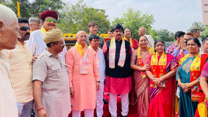 વેજલપુરના ધારાસભ્ય અમિત ઠાકર પણ નામાભિધાન પ્રસંગે ખાસ ઉપસ્થિત રહ્યા હતા.