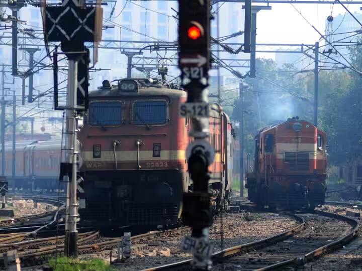 Varanasi News: वाराणसी कैंट स्टेशन पर 45 दिनों का मेगा ब्लॉक, 1 सितंबर से 15 अक्टूबर तक दर्जनों ट्रेन कैंसिल, देखें लिस्ट