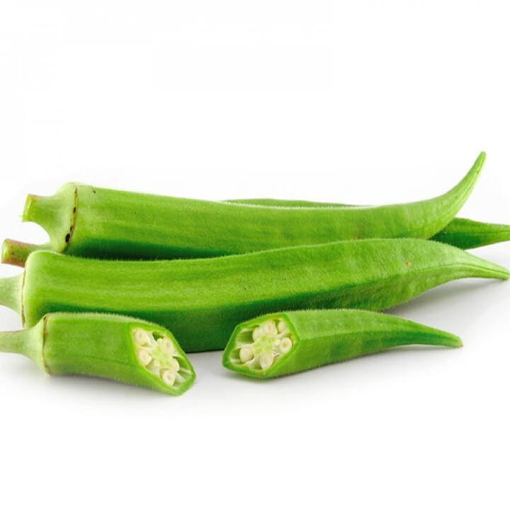 ਭਿੰਡੀ ਦਾ ਫੇਸ ਪੈਕ ਲਗਾ ਕੇ ਤੁਸੀਂ  ਚਮਕਦਾਰ ਸਕਿਨ ਪ੍ਰਾਪਤ ਕਰ ਸਕਦੇ ਹੋ। ਇਸ ਦਾ ਫੇਸ ਪੈਕ ਚਿਹਰੇ ਦੇ ਦਾਗ-ਧੱਬੇ ਦੂਰ ਕਰਦਾ ਹੈ ਅਤੇ ਚਮੜੀ ਨੂੰ ਚਮਕਦਾਰ ਬਣਾਉਂਦਾ ਹੈ।