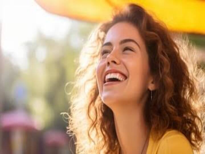 health tips heart will be healthy by laughing openly study क्या आप जानते हैं जब आप हंसते हैं तो शरीर में क्या-क्या होता है? इस वजह से हेल्दी होता है हार्ट