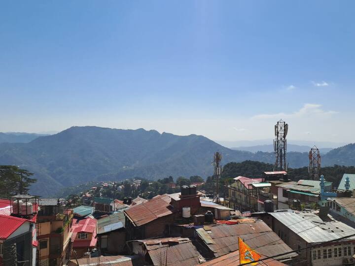 लोगों ने भी इस धूप का जमकर आनंद लिया. बीते दिनों खतरनाक नजर आ रहे पहाड़ एक बार फिर खूबसूरत नजर आने लगे हैं.