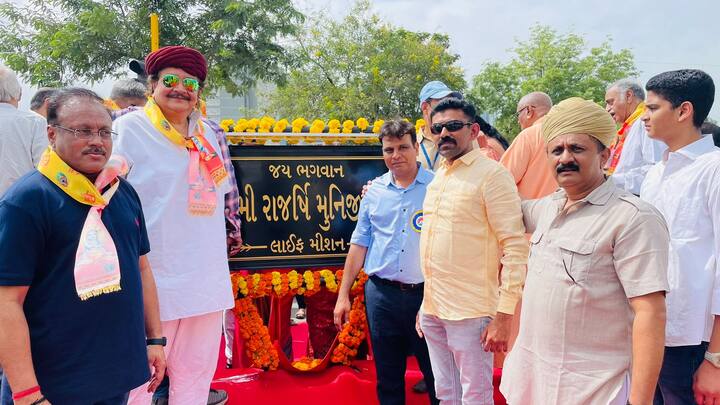 અમદાવાદ મહાનગરપાલિકાના મેયર કિરીટ પટેલ પણ આ ખાસ કાર્યક્રમમાં ઉપસ્થિત રહ્યા હતા.