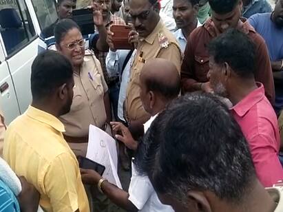 villupuram district vanur perumpakkam kal kuvari issue ரவுடித்தனம் பண்றியா..? ஊராட்சி மன்ற தலைவரை வெளுத்து வாங்கிய காவல் ஆய்வாளர் - விழுப்புரத்தில் பரபரப்பு..!