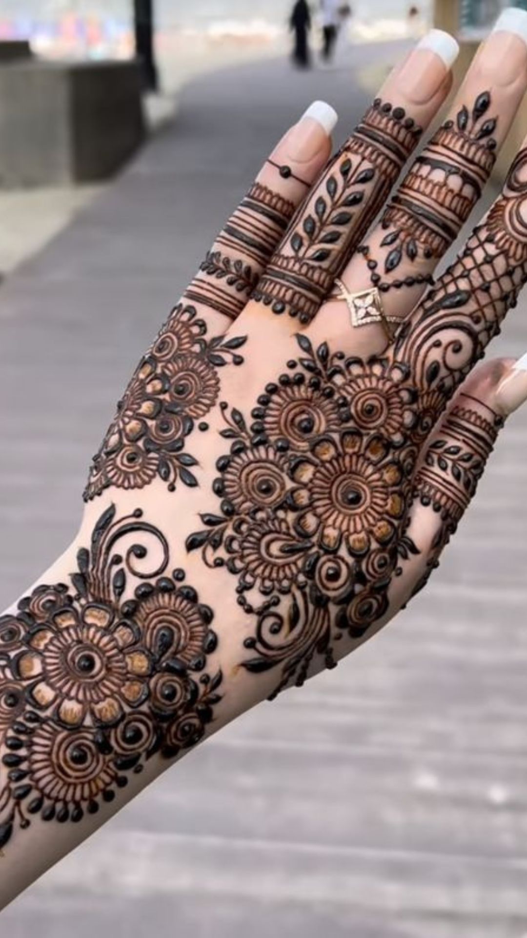 Tikki mehndi design 🌼 . If you're from hashtags or explore please follow  @haathon_ki_araish for amazing henna designs . . For tutorial... | Instagram