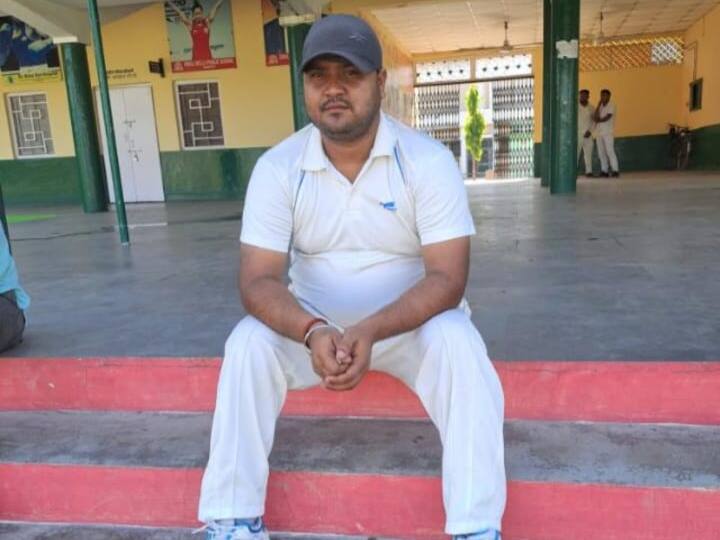 Bareilly bus namaz case sacked conductor mohit yadav commits suicide jumped in front of train Bareilly News: बस रोककर नमाज पढ़ाने के मामले में बर्खास्त कंडक्टर ने की आत्महत्या, ट्रेन के आगे कूदकर दी जान