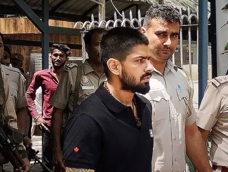 gangster-lawrence-bishnoi-shifted-to-sabarmati-jail Lawrence Bishnoi: ਲਾਰੇਂਸ ਬਿਸ਼ਨੋਈ 'ਤੇ ਵੱਡਾ ਐਕਸ਼ਨ, ਬਦਲੀ ਗਈ ਜੇਲ੍ਹ, ਜਾਣੋ ਪੂਰਾ ਮਾਮਲਾ