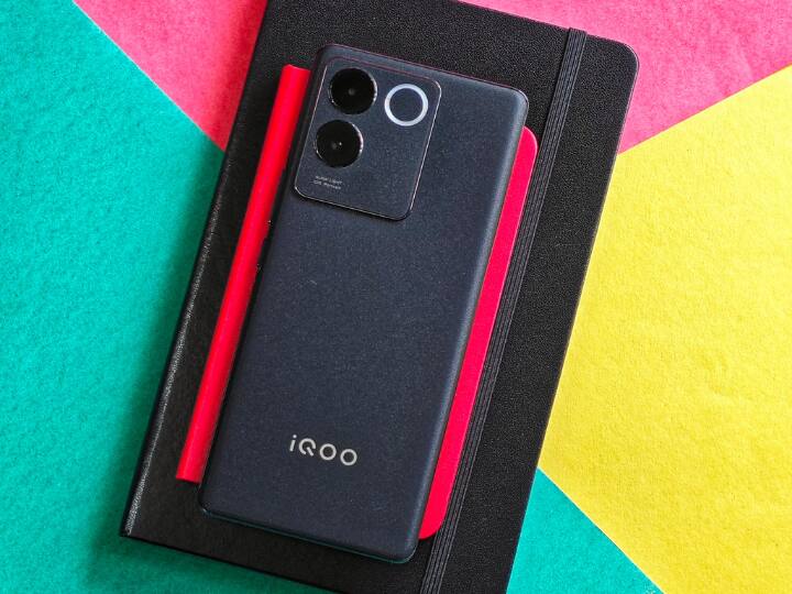 iQOO Z7 Pro will launch tomorrow at 12 check price specs and availability details iQOO Z7 Pro की कीमत रिवील, कल 12 बजे इस प्राइस पर बाजार में फोन की होगी एंट्री 