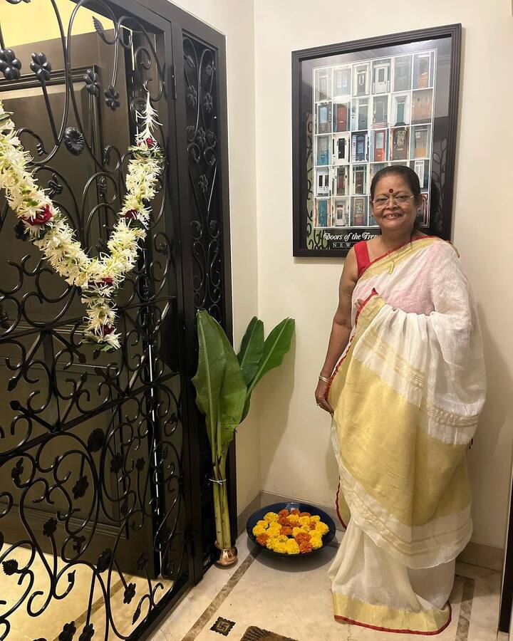 इसके अलावा मलाइका ने कैप्शन में अपनी मां के लिए भी खास बात लिखी. एक्ट्रेस ने लिखा - “मां आप दुनिया की सबसे अच्छी कुक हैं और दोस्तों और परिवार को खाना खिलाना आपको सबसे ज्यादा खुश करता है..”