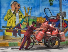 LPG Cylinder Price: ১১২৯ টাকায় গ্যাস কিনছেন, এখন কত দিতে হবে?