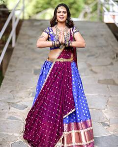 హాఫ్ శారీలో అదరగొడుతున్న అరియానా - ఎంత క్యూట్‌గా ఉన్నారో!