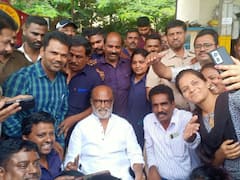 కండక్టర్‌గా పనిచేసిన బస్ డిపోకు వెళ్లిన రజినీ, సూపర్ స్టార్ సింప్లిసిటీకి జనం ఫిదా