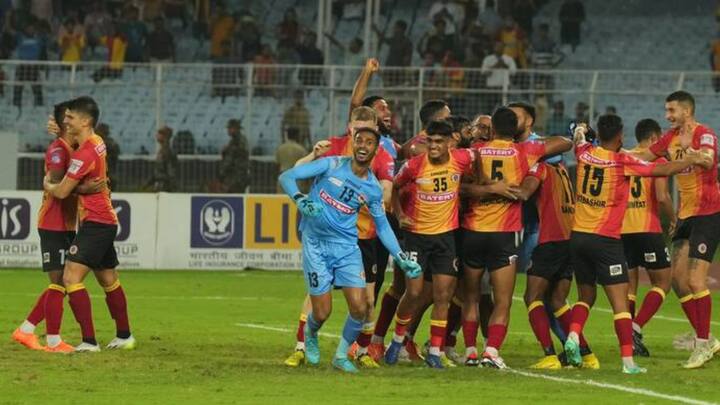 East Bengal: নির্ধারিত সময়ে ২-২ ম্যাচ শেষ হওয়ার পর পেনাল্টিতে ৫-৩ ম্যাচ জিতে নেয় ইস্টবেঙ্গল।