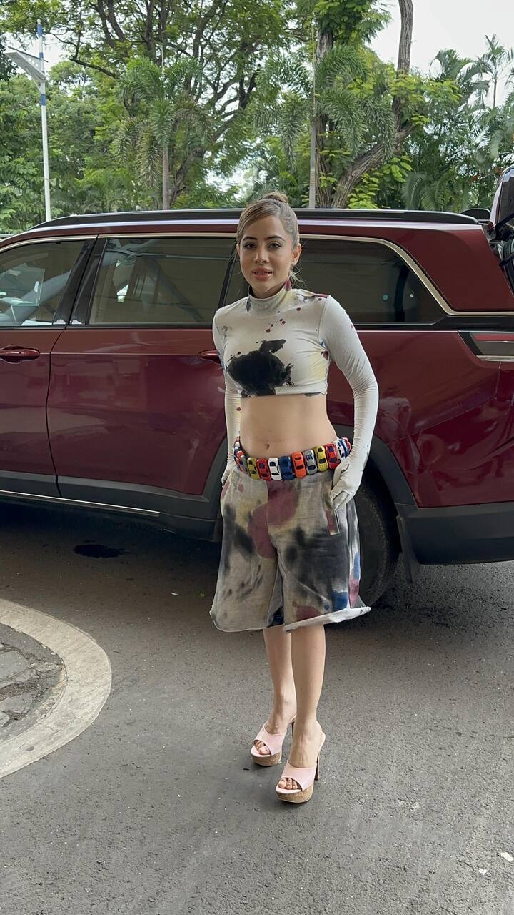 उर्फी जावेदच्या अतरंगी-सतरंगी अंदाजाने प्रेक्षकांचं लक्ष वेधून घेतलं आहे. Image source - Manav Manglani