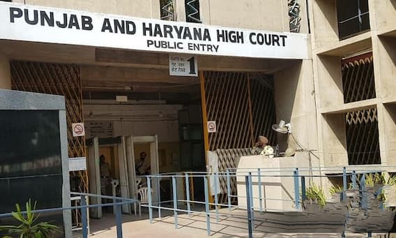Punjab News: ਪੰਜਾਬ ਸਰਕਾਰ ਨੂੰ ਹਾਈ ਕੋਰਟ ਵੱਲੋਂ ਝਟਕਾ, ਸਕੂਲਾਂ ਤੋਂ 3 ਸਾਲਾਂ ਦੀ ਫੀਸ ਰਿਕਵਰੀ ਨੂੰ ਲੈ ਕੇ ਵੱਡਾ ਅਪਡੇਟ...