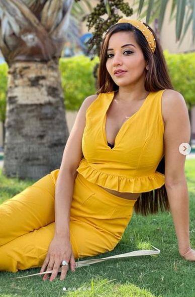 ਭੋਜਪੁਰੀ ਅਦਾਕਾਰਾ ਮੋਨਾਲੀਸਾ ਆਪਣੇ ਬੋਲਡ ਅਤੇ ਗਲੈਮਰਸ ਲੁੱਕ ਕਾਰਨ ਸੋਸ਼ਲ ਮੀਡੀਆ 'ਤੇ ਚਰਚਾ 'ਚ ਰਹਿੰਦੀ ਹੈ। ਜਦੋਂ ਵੀ ਉਹ ਆਪਣੀਆਂ ਤਸਵੀਰਾਂ ਅਤੇ ਵੀਡੀਓਜ਼ ਇੰਸਟਾਗ੍ਰਾਮ 'ਤੇ ਪੋਸਟ ਕਰਦੀ ਹੈ ਤਾਂ ਪ੍ਰਸ਼ੰਸਕ ਉਸ ਦੀ ਤਾਰੀਫ ਕਰਦੇ ਨਹੀਂ ਥੱਕਦੇ।