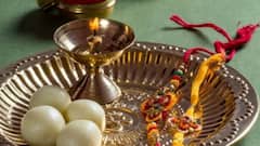 Rakhi Purnima : আজ ও কাল দুদিনই আছে পূর্ণিমা তিথি, কখন রাখী বাঁধা সবথেকে শুভ?