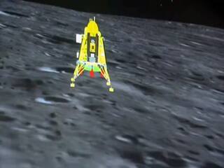 Chandrayaan 3: ચંદ્ર પર રૉવર પ્રજ્ઞાને સલ્ફર, ઓક્સિજન, આયર્ન શોધ્યુ... બસ હવે આ એક વસ્તુ મળી તો સમજી લો મળી ગયુ પાણી.....