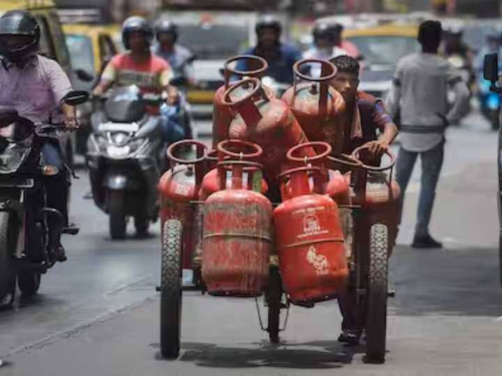 UPA or NDA Has the Modi government done enough to cap LPG prices know who is having better track UPA or NDA: गैस की कीमतों को नियंत्रण में रखने का बेहतर ट्रैक रिकॉर्ड किसके पास है?