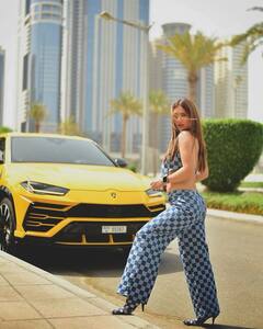 Neha Malik PHOTO: અભિનેત્રી નેહા મલિકને લેમ્બોર્ગીની સાથે આપ્યા કિલ્લર પોઝ