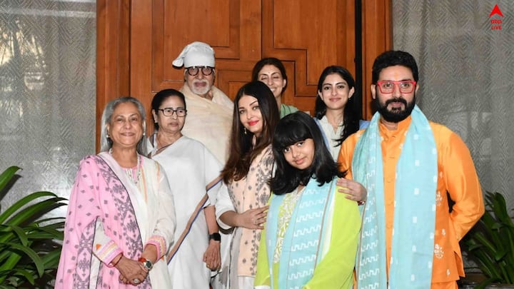 ' আমি এই পরিবারকে খুব ভালবাসি। দুর্গাপুজোয় আসার জন্য আমন্ত্রণ জানিয়েছি', বলে জানান মুখ্যমন্ত্রী মমতা বন্দ্যোপাধ্যায়।