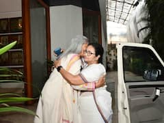 ममता बनर्जी ने उद्धव ठाकरे और अमिताभ बच्चन को बांधी राखी, देखें तस्वीरें