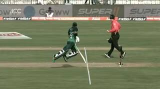 Asia Cup: એકદમ વિચિત્ર રીતે રનઆઉટ થયો મોહમ્મદ રિઝવાન, સોશ્યલ મીડિયા પર ઉડી મજાક, જુઓ વીડિયો....