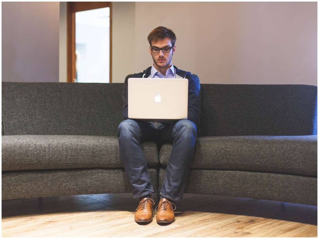 Sitting for long hours is more dangerous than smoking Sitting: స్మోకింగ్ కన్నా ఎక్కువ గంటలు కూర్చుని పనిచేసే ఉద్యోగమే డేంజర్