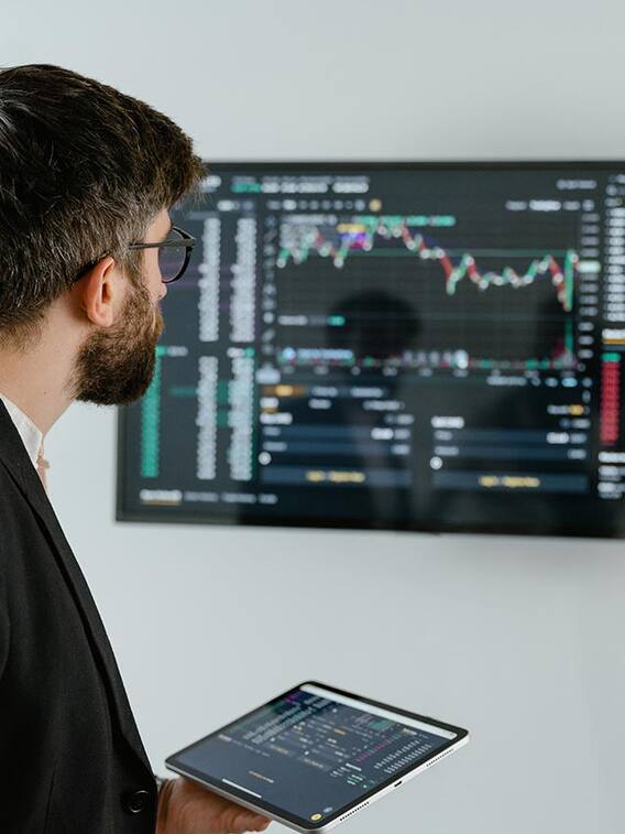 జియో ఫైనాన్స్‌ అప్‌ - పవర్‌ గ్రిడ్‌ డౌన్‌