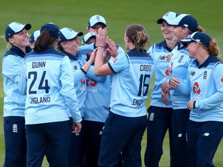 England Women will now receive equal match fees as men latest sports news ECB: इंग्लैंड क्रिकेट बोर्ड का बड़ा फैसला, अब वीमेंस प्लेयर को भी मिलेगी मेंस प्लेयर के बराबर मैच फीस