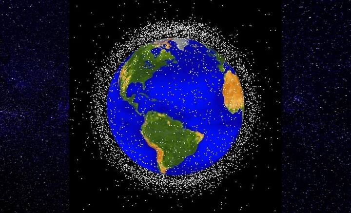 মহাকাশ অভিযানে পরস্পরকে টেক্কা দিয়ে চলেছে বিশ্বের তাবড় দেশ। সকলকে ছাপিয়ে এবার মহাকাশে সাফাই অভিযান চালাতে তৎপর হল আমেরিকা। একটি বেসরকারি সংস্থাকে সেই মর্মে বরাতও দেওয়া হল তাদের তরফে।